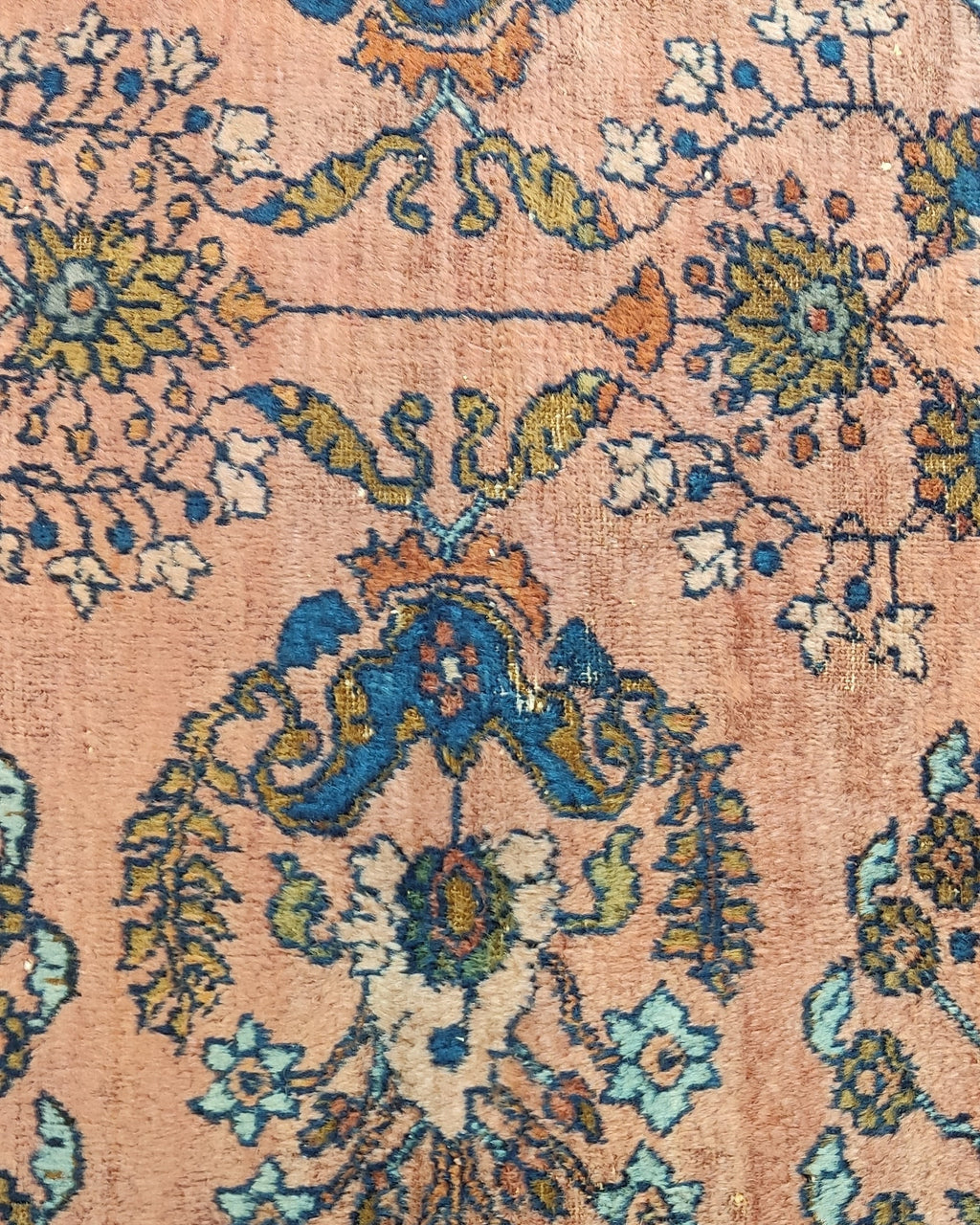 Tappeto persiano Lilihan d'epoca annodato a mano con eleganti motivi floreali su fondo rosa antico, misura 190x155 cm
