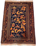 Tappeto persiano Qassem Abad usato 150x95 cm con disegno figurativo di persone e animali su fondo blu scuro