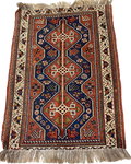 Tappeto persiano Shiraz usato 143x110 cm annodato a mano con tre medaglioni geometrici nei toni del blu e terracotta