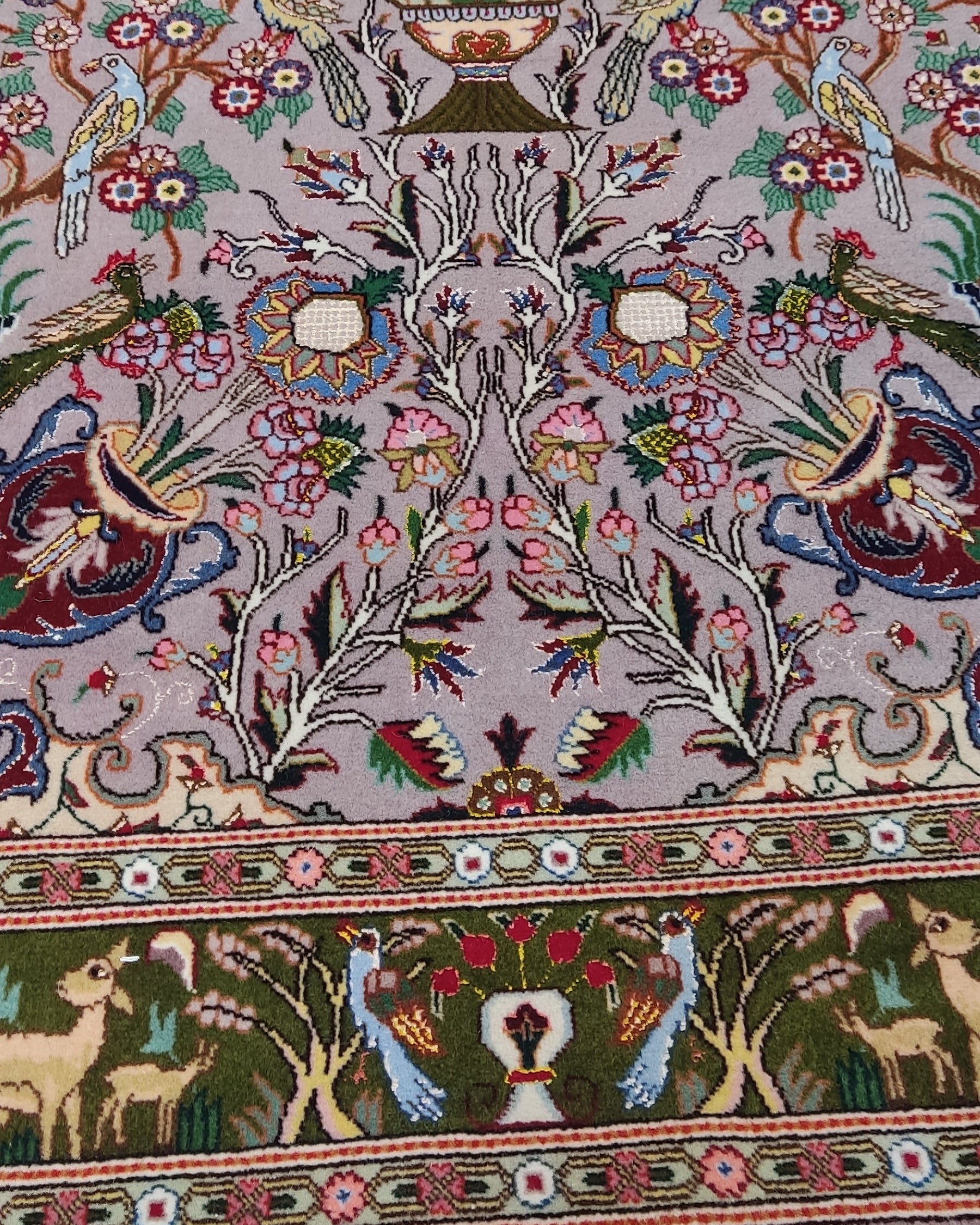 Tappeto persiano Tabriz 60 Raj annodato a mano con albero della vita, uccelli e motivi floreali, misura 147x101 cm