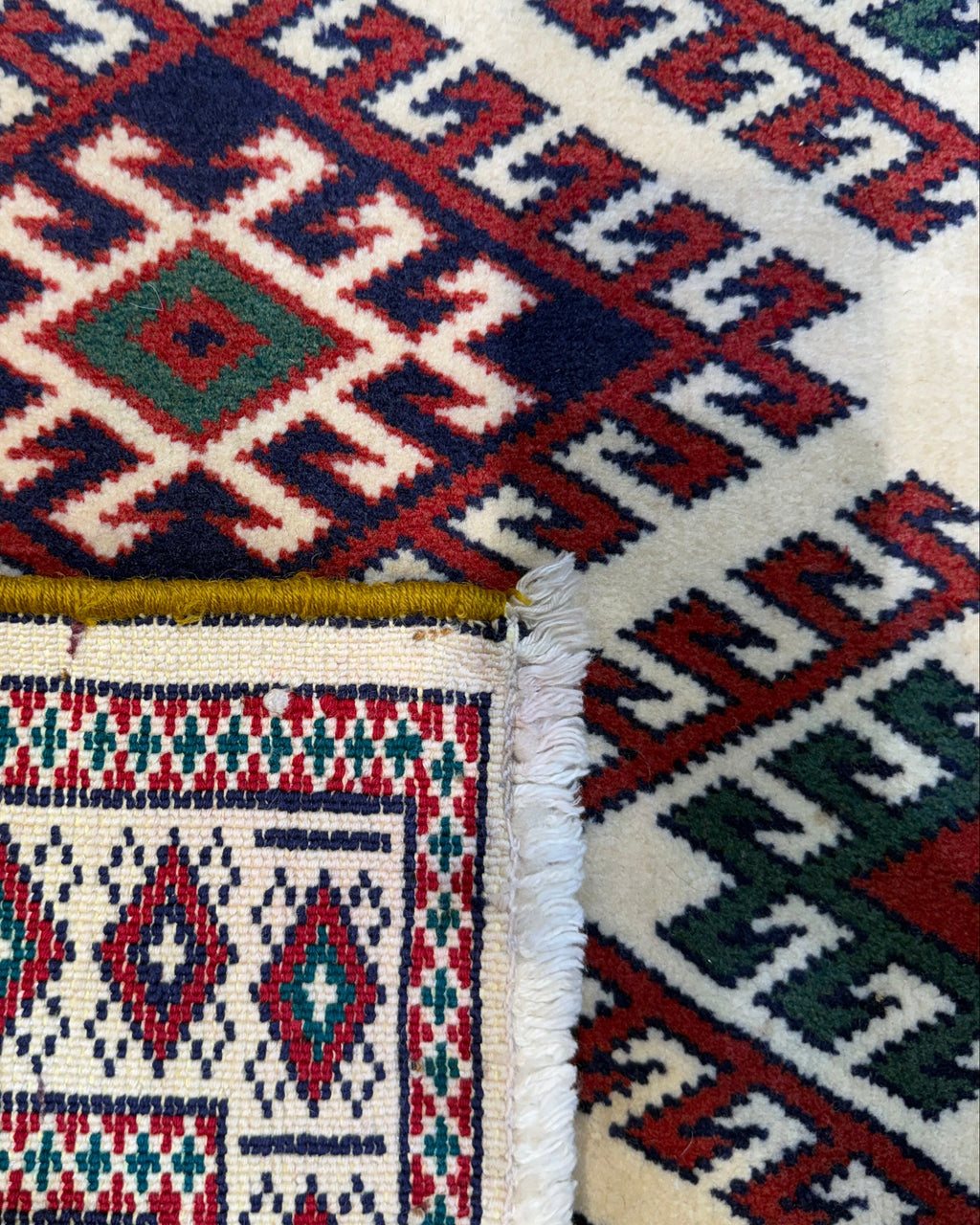 Turkaman 88x62 cm - scendiletto annodato a mano con motivo geometrico