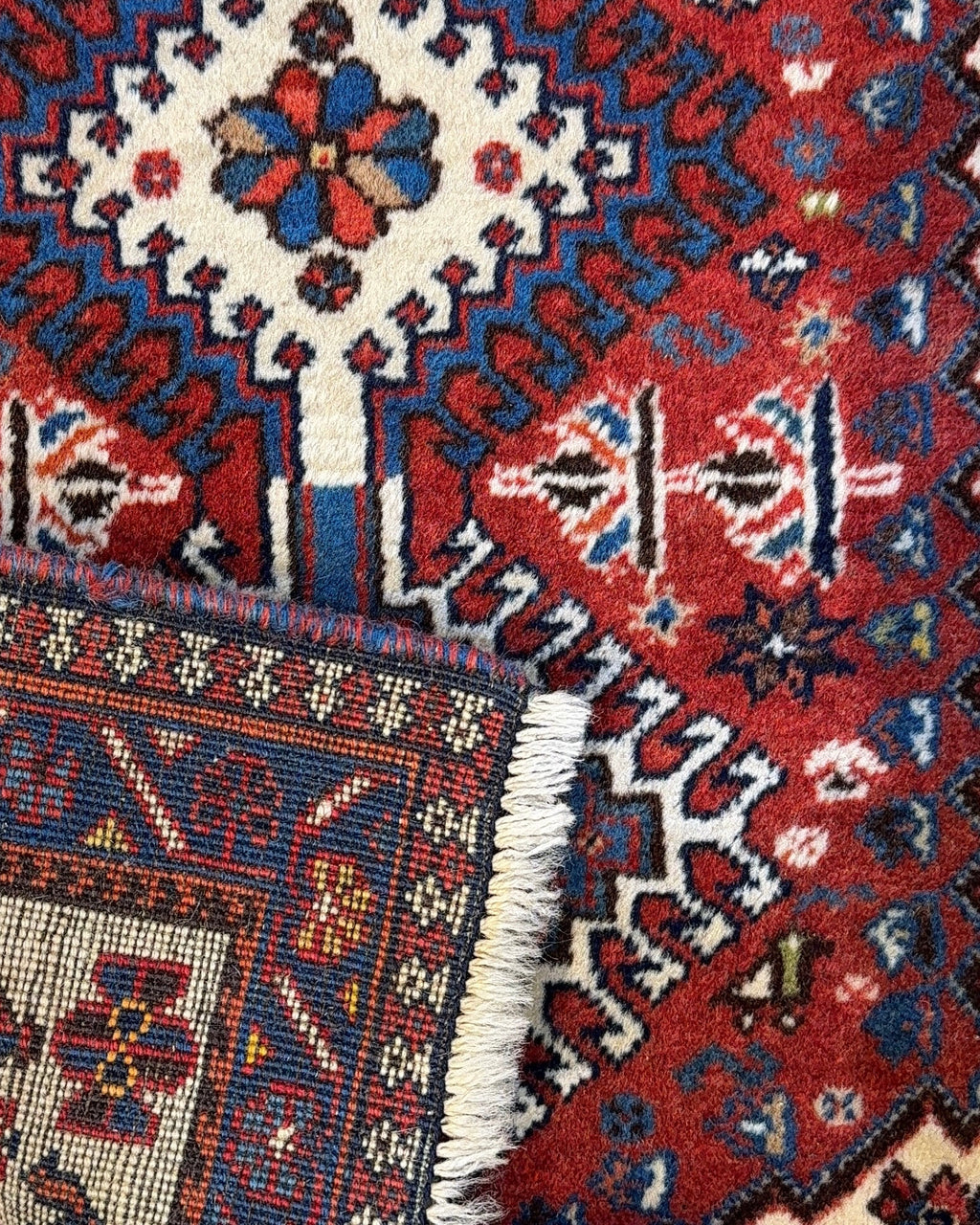 Yalameh 78x54 cm, scendiletto rosso e blu con medaglioni geometrici